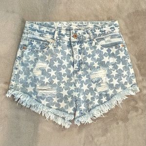 Mossimo High Rise Stars & Stripes Distressed Light Blue Jean Shorts size 2 / 26